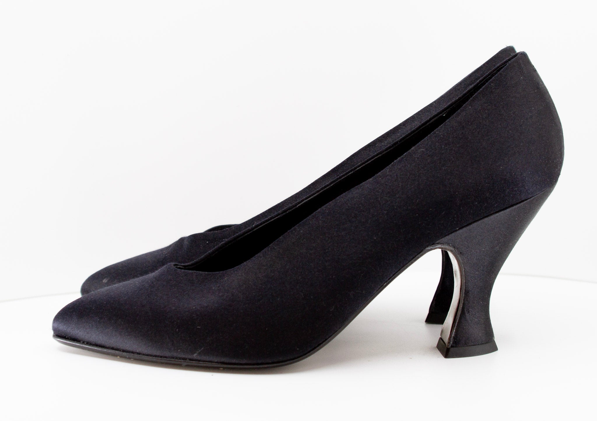 Susan Bennis/Warren Edwards, Black, Classic Pumps