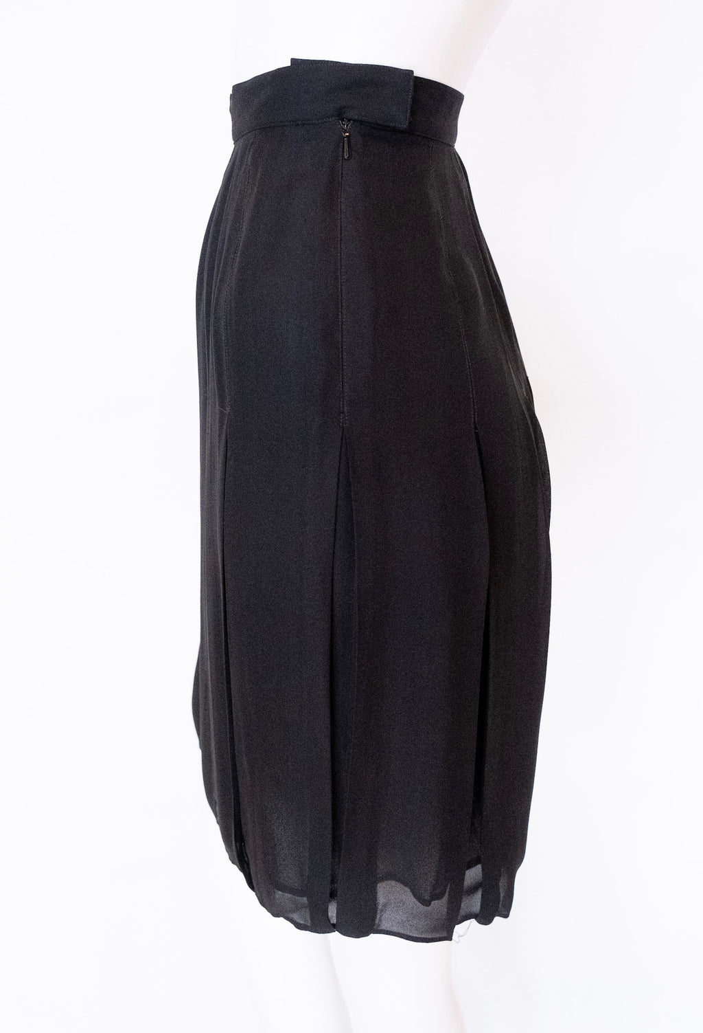 SAKS FIFTH AVENUE Black Silk Short Skirt with Pleats