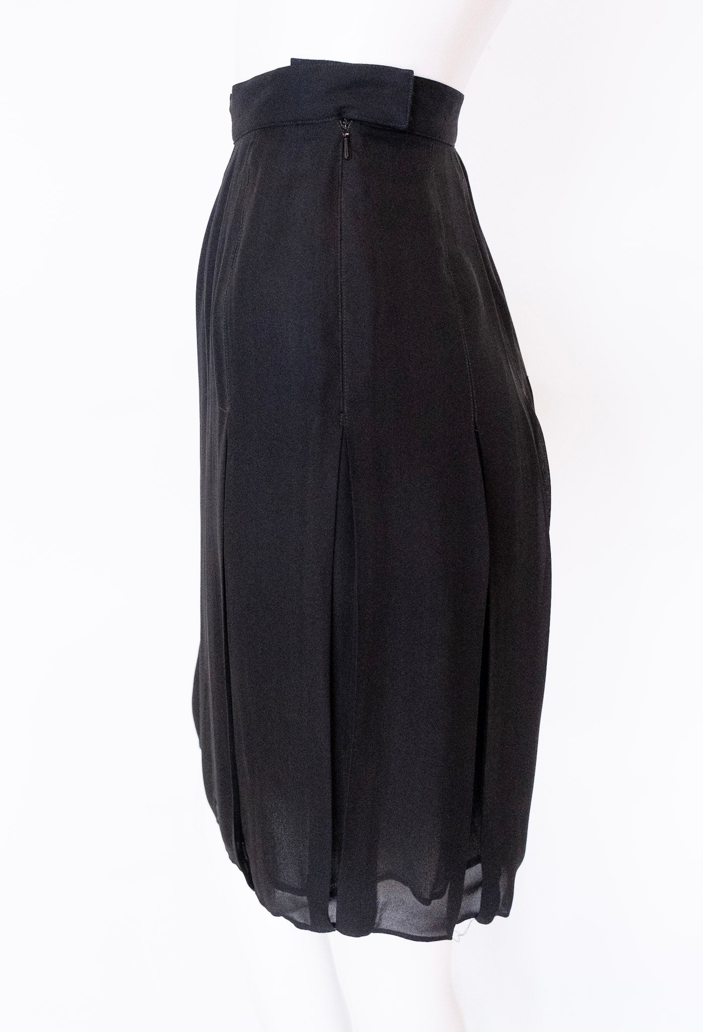 SAKS FIFTH AVENUE Black Silk Short Skirt with Pleats