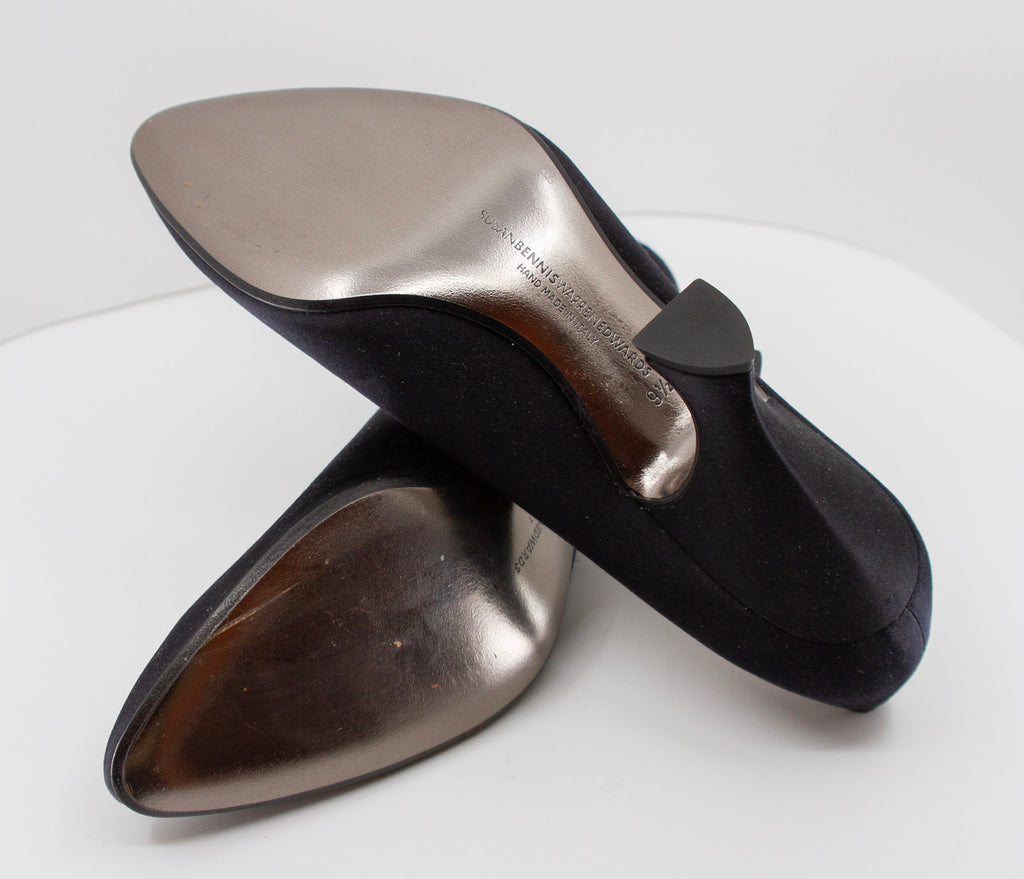 Susan Bennis/Warren Edwards, Black, Classic Pumps