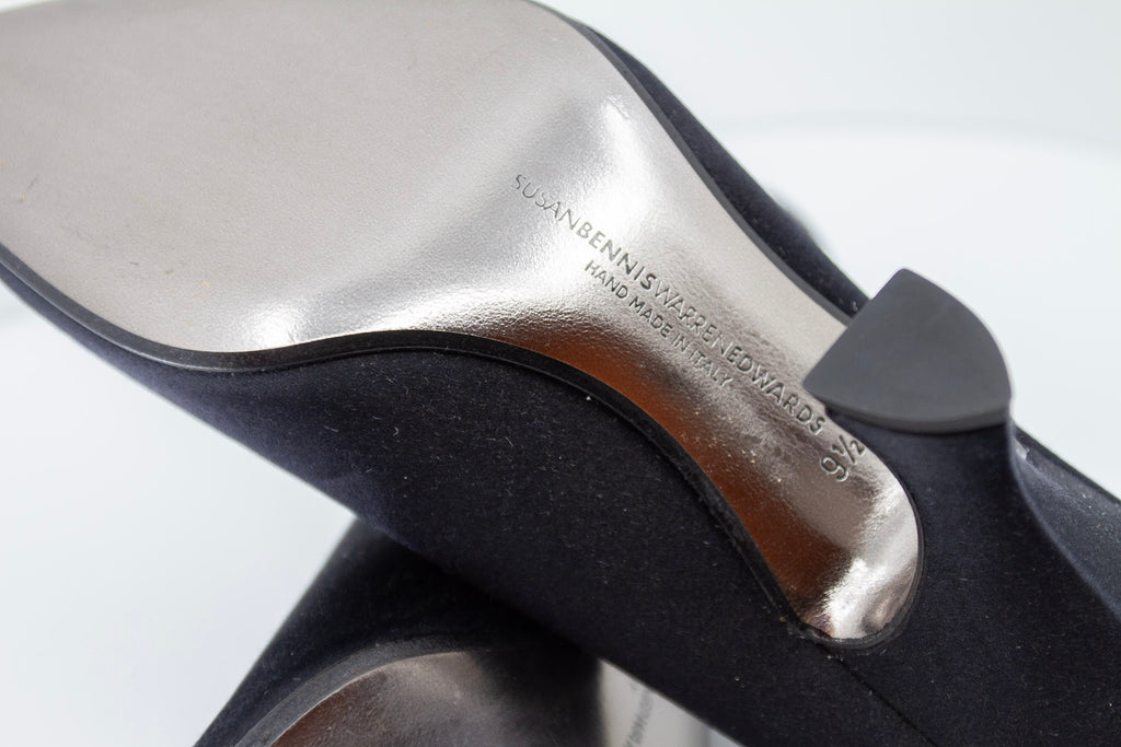 Susan Bennis/Warren Edwards, Black, Classic Pumps