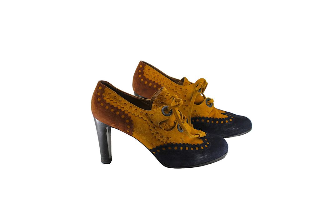 HERMÈS PARIS, Very Vintage pumps with eyelest and laces in navy and mustard suede high heels,