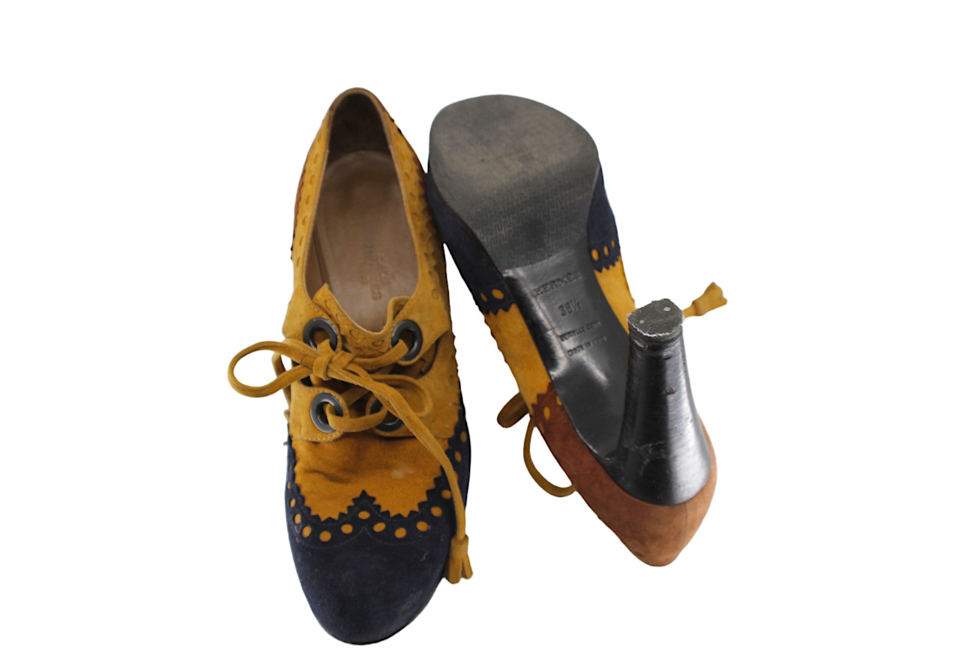 HERMÈS PARIS, Very Vintage pumps with eyelest and laces in navy and mustard suede high heels,