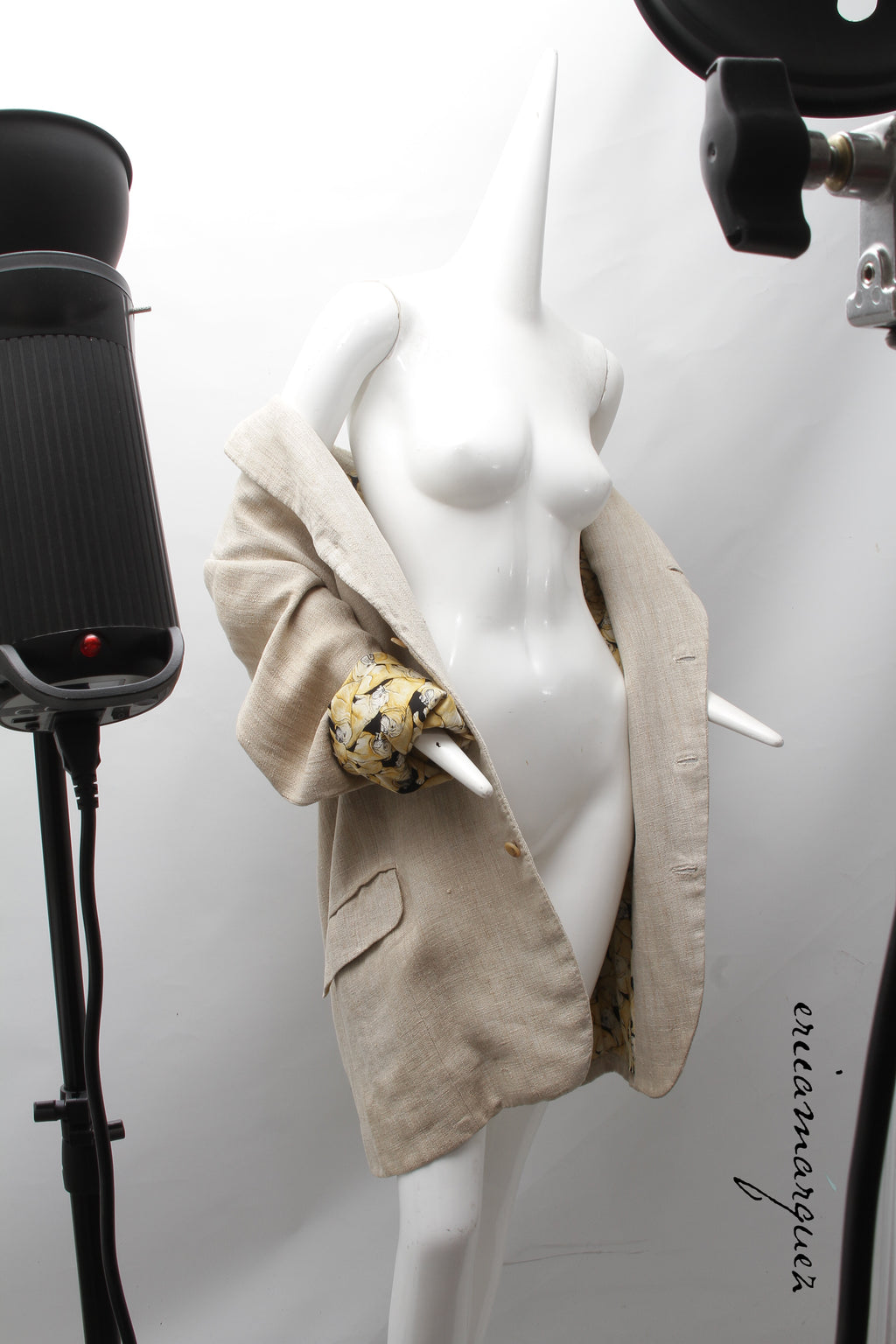 Welsh & Jefferies, custom tailored linen and silk, bulldog print, lined blazer, Estate of André Leon Talley