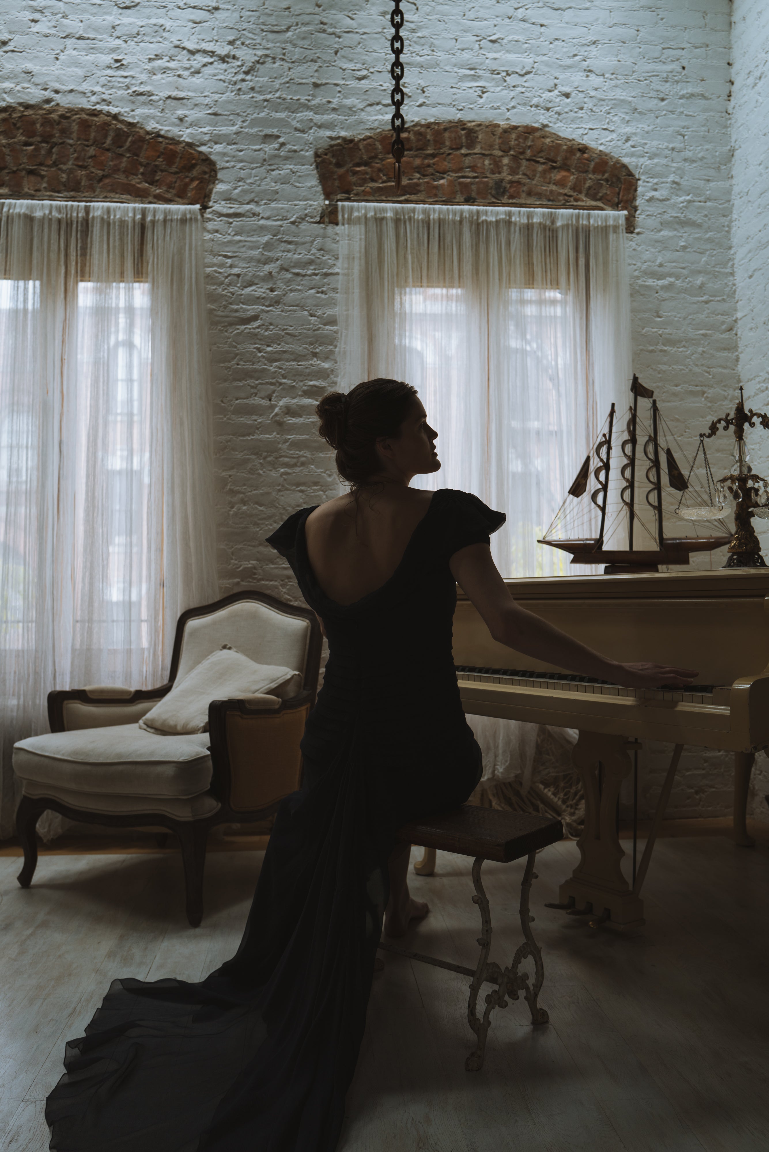 VERA WANG, Julianne Moore, previous owner