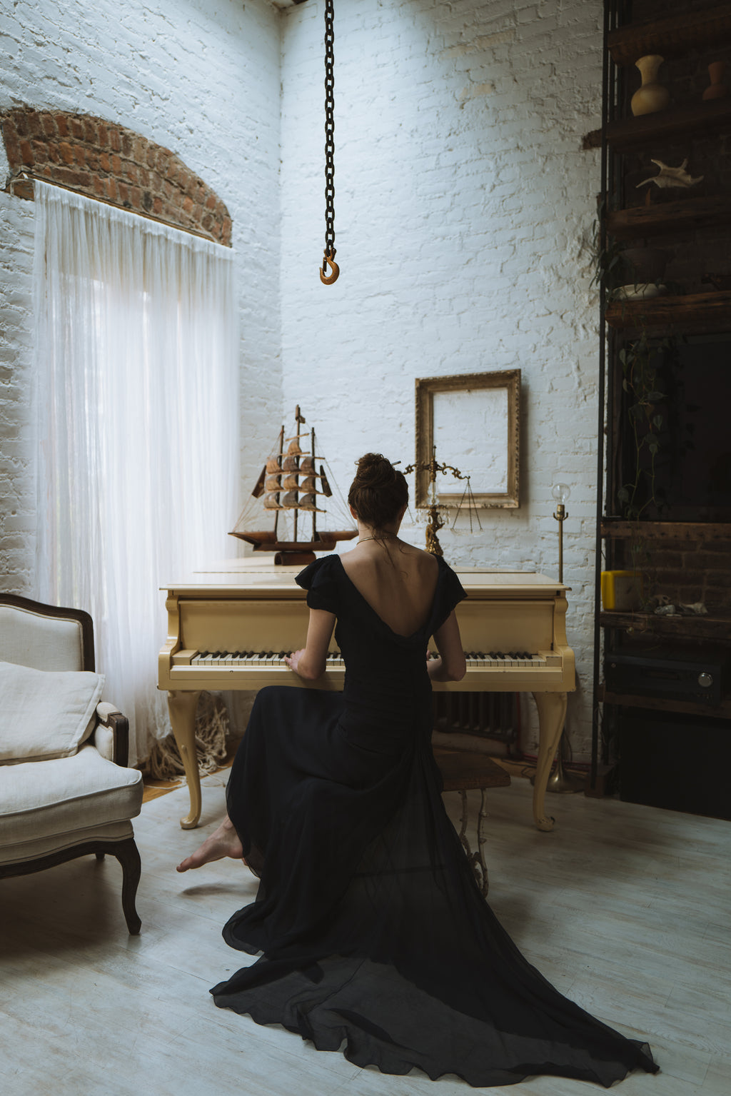 VERA WANG, Julianne Moore, previous owner