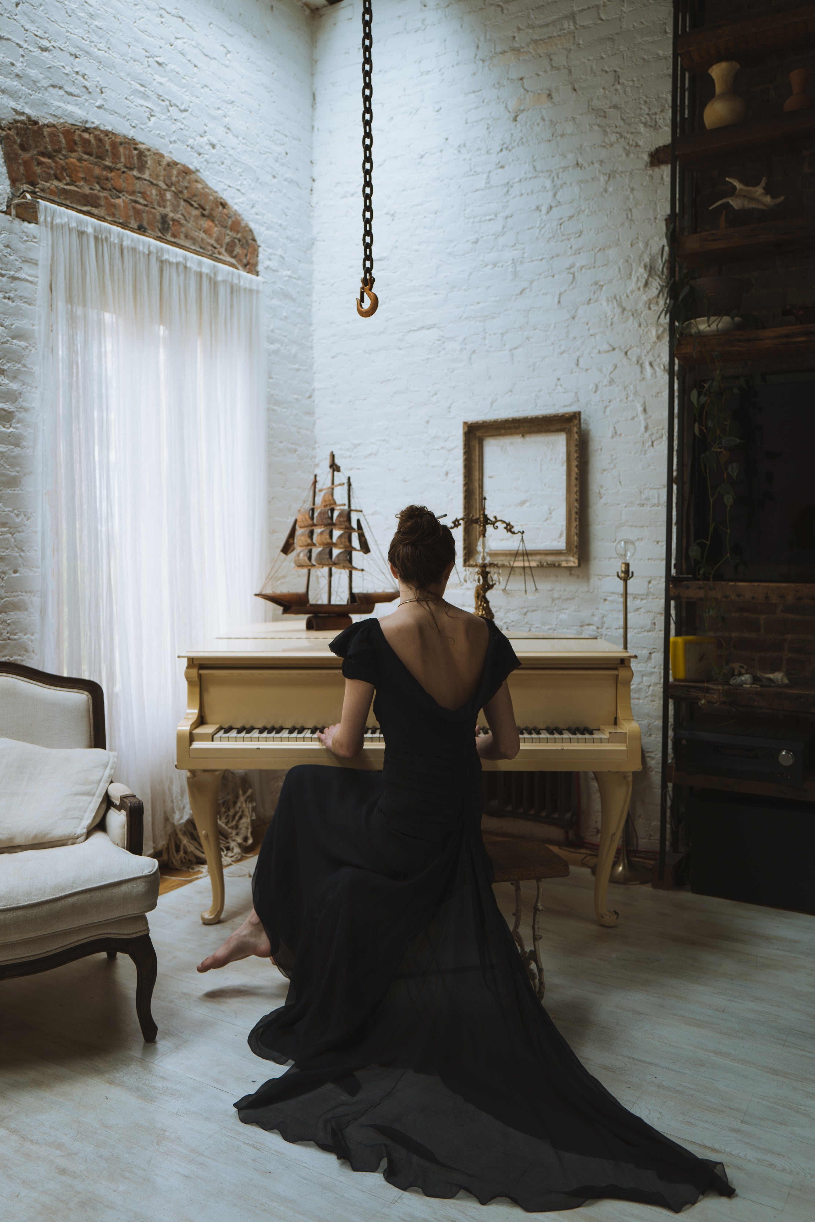 VERA WANG, Julianne Moore, previous owner