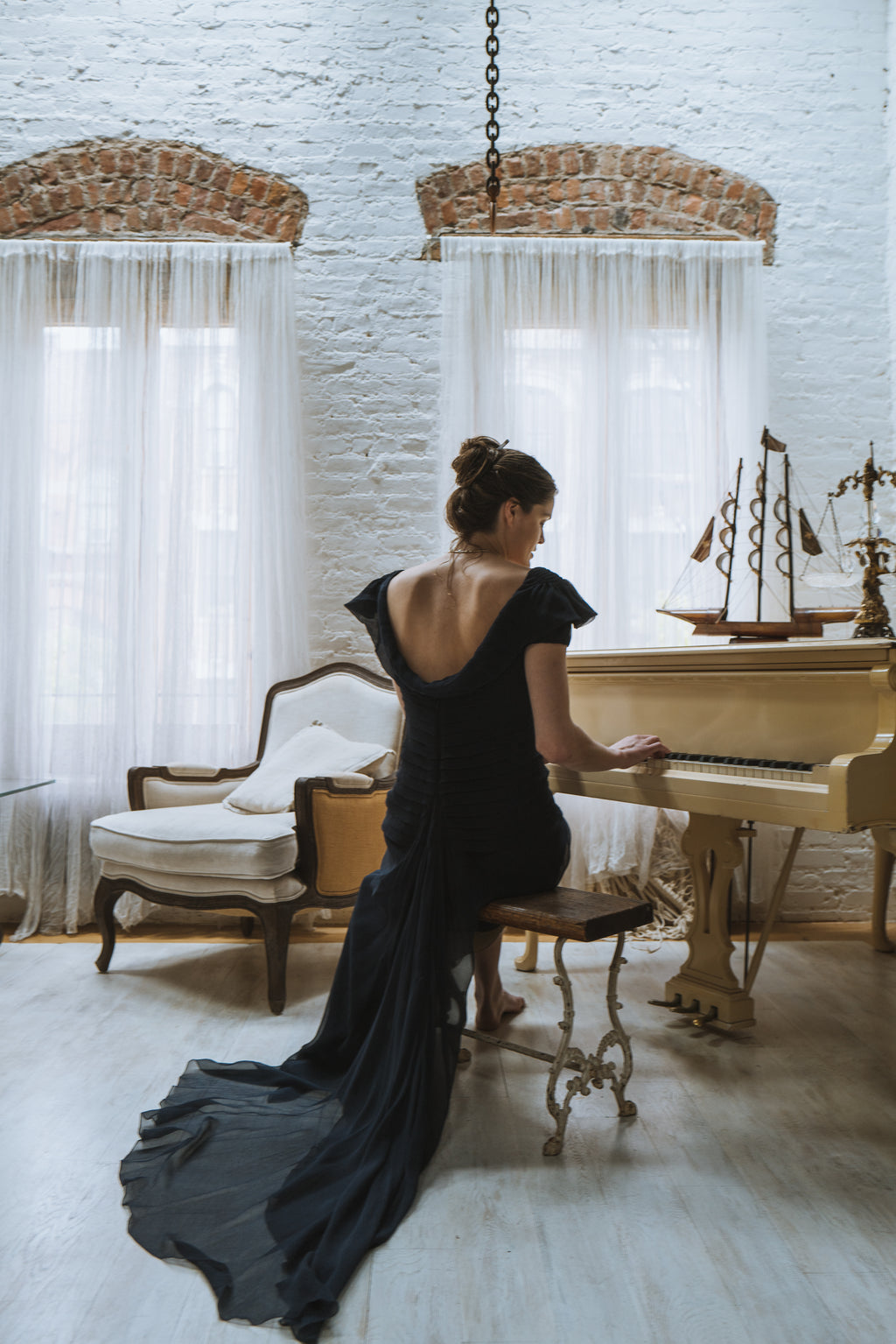 VERA WANG, Julianne Moore, previous owner