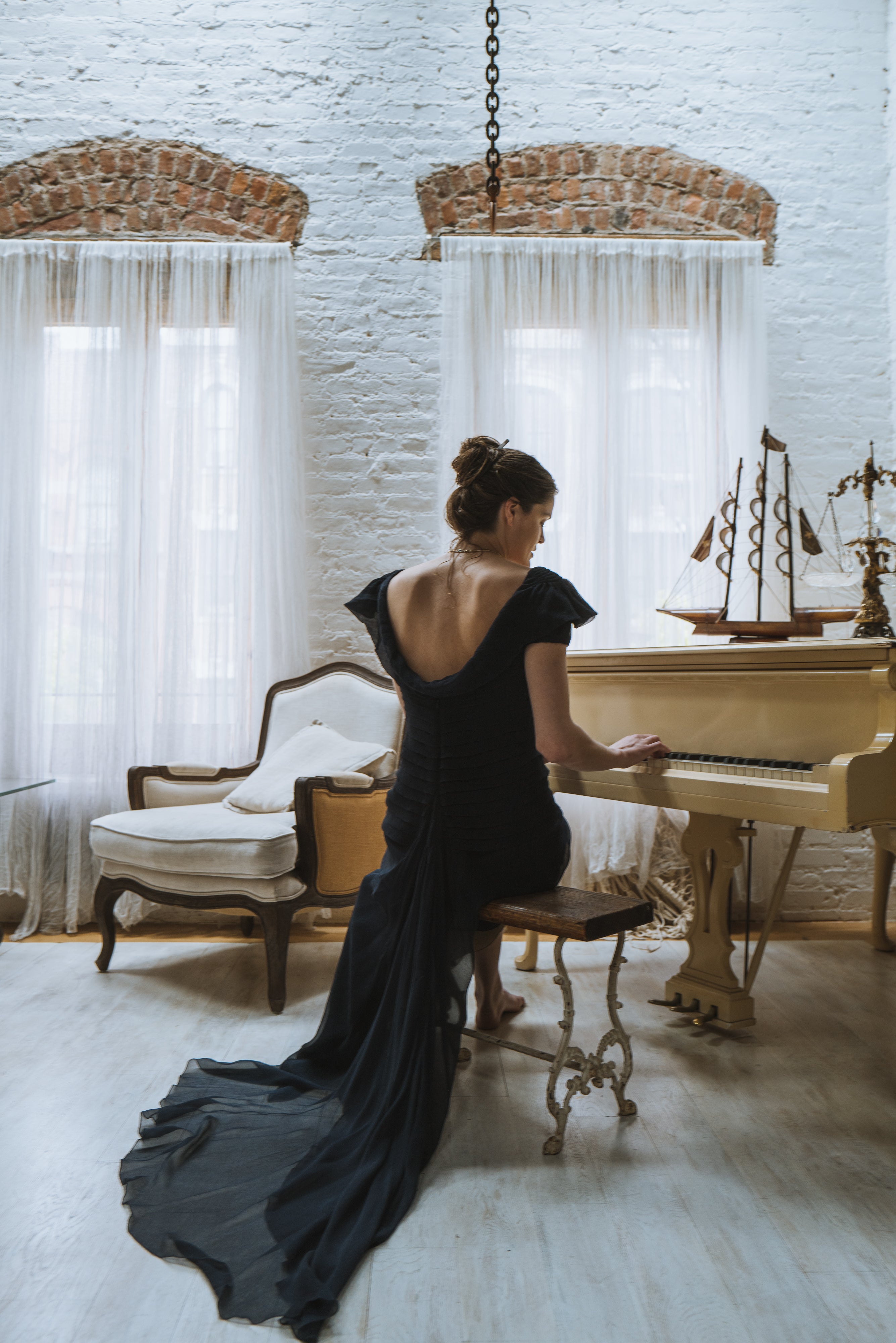 VERA WANG, Julianne Moore, previous owner